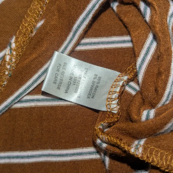 2For1 Heart Hips Brown Striped and Green Bodysuits - Picture 6 of 7